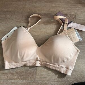 Signature Sublime® Contour Hands-Free Pumping & Nursing Bra
